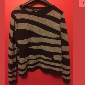 Forever 21 Zebra Striped Sweater Size Large